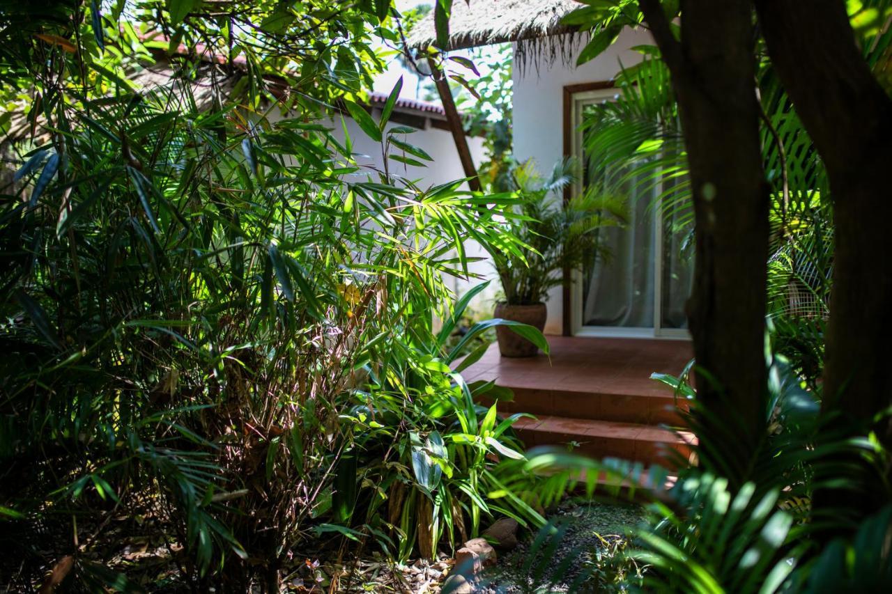 Sabay Beach Hotel Kampot Exterior photo