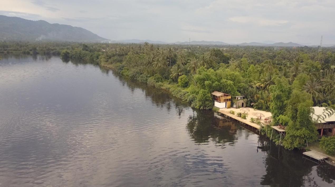 Sabay Beach Hotel Kampot Exterior photo