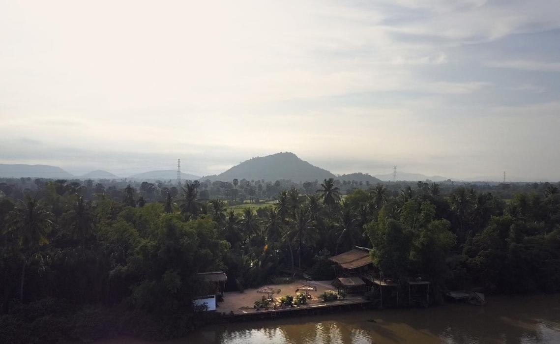 Sabay Beach Hotel Kampot Exterior photo