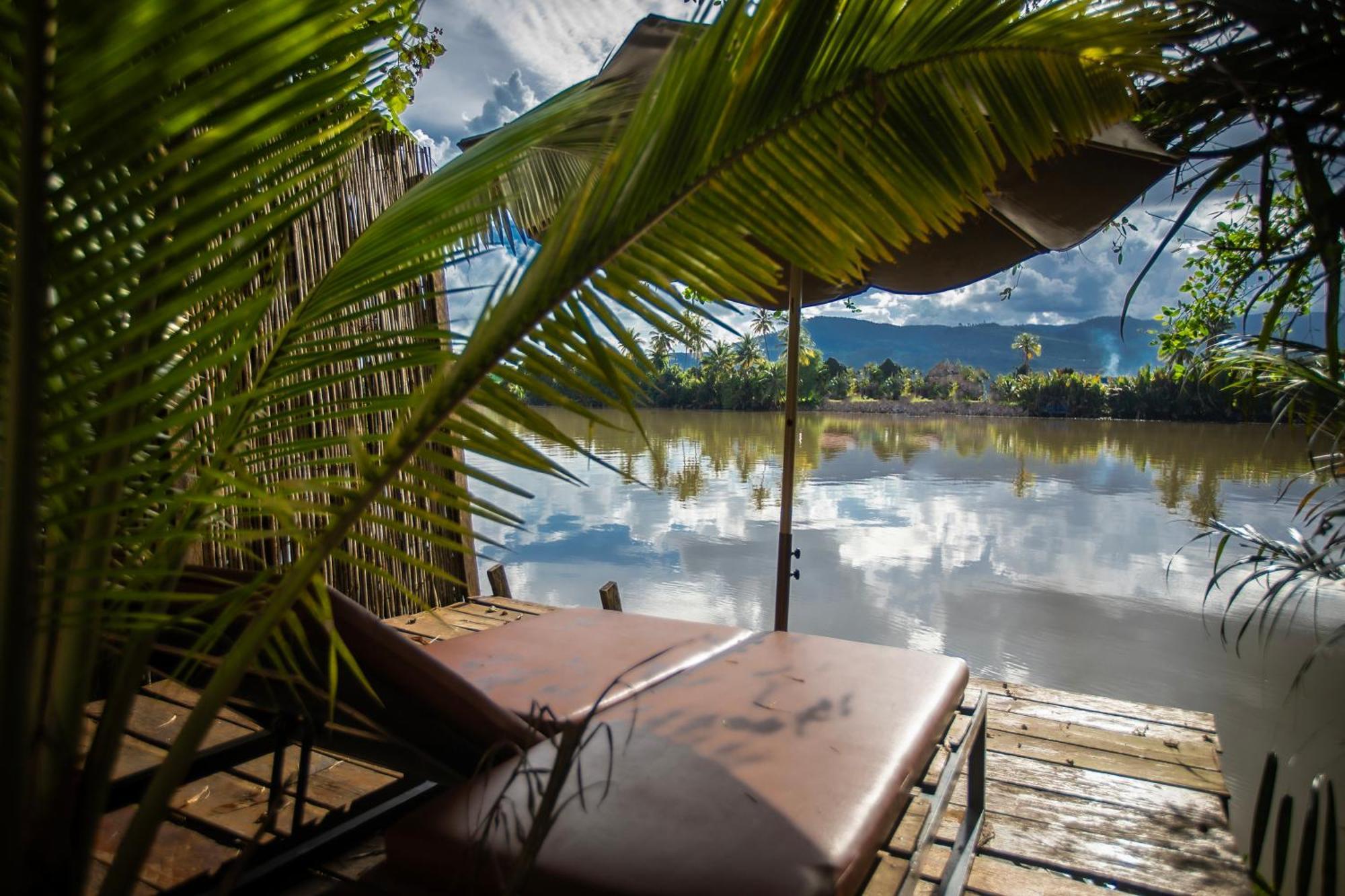 Sabay Beach Hotel Kampot Exterior photo