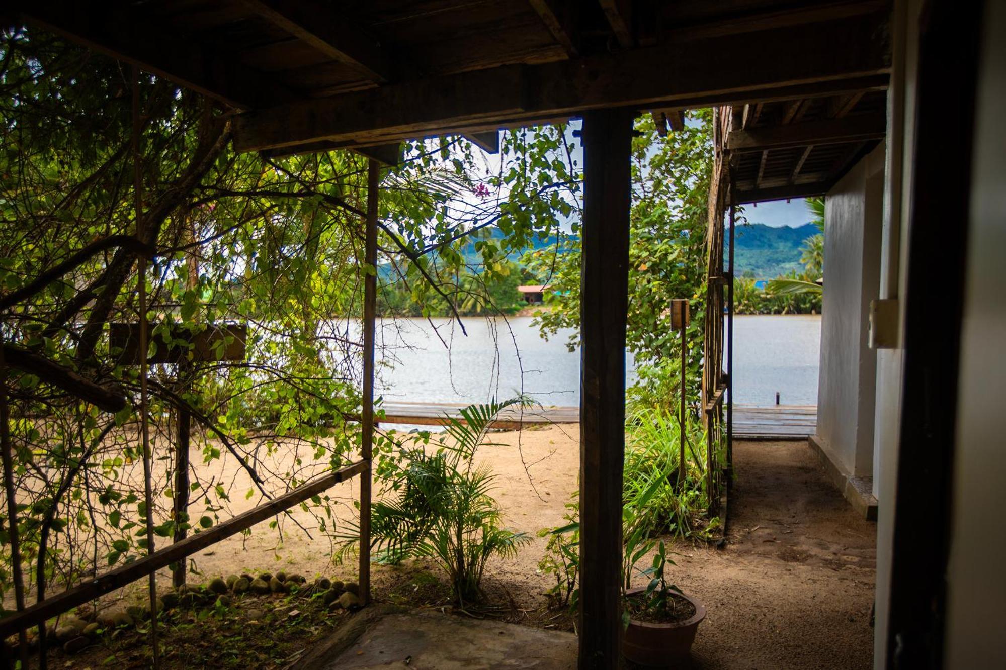 Sabay Beach Hotel Kampot Exterior photo