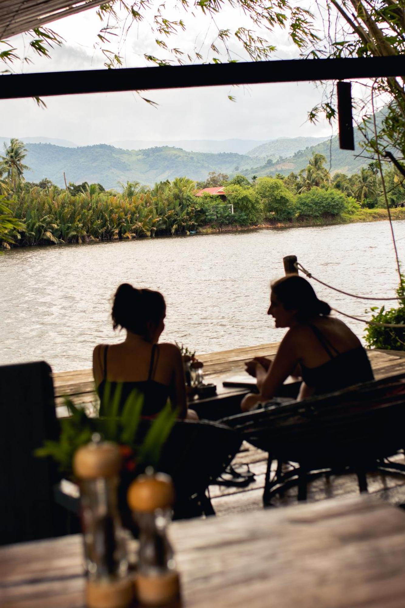 Sabay Beach Hotel Kampot Exterior photo