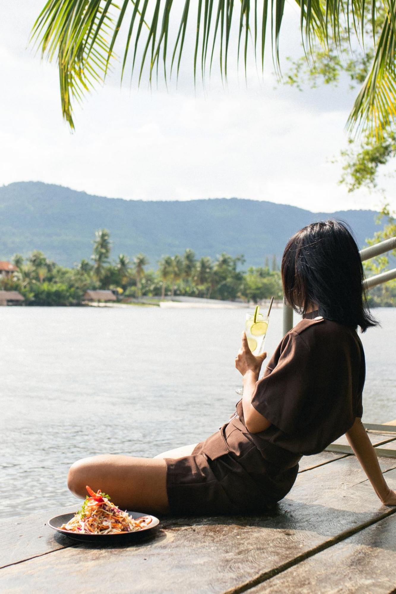 Sabay Beach Hotel Kampot Exterior photo